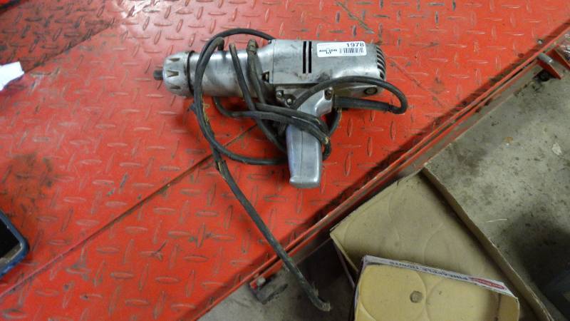 lot 1978 image: Adjustable compact drill.