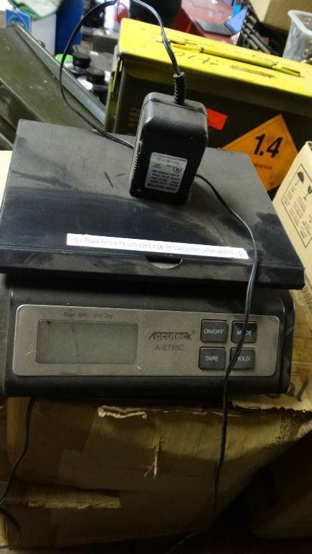 lot 1985 image: Accuteck digital scale.