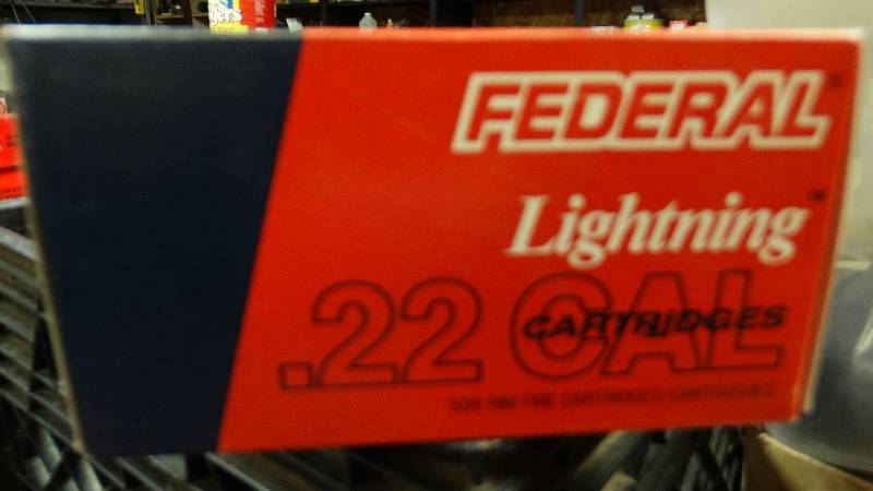 lot 5024 image: Federal lightning .22 long rifle hig velocity. 500 rim fire cartridges.