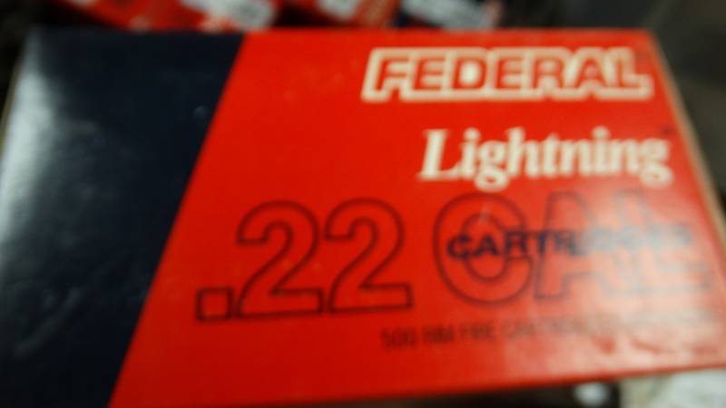 lot 5026 image: Federal lightning .22 long rifle hig velocity. 500 rim fire cartridges.