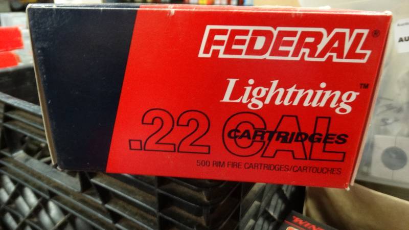 lot 5028 image: Federal lightning .22 long rifle hig velocity. 500 rim fire cartridges.