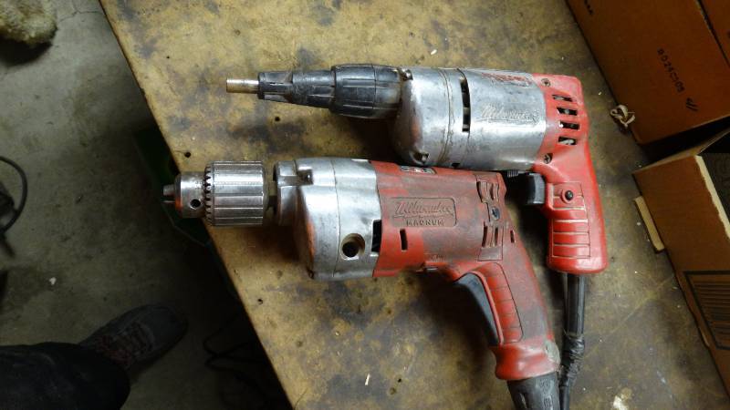 lot 5080 image: 2- Milwaukee drills.
