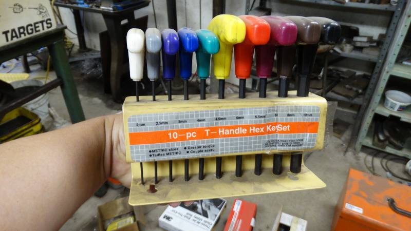 lot 5113 image: 10 Piece T- Handle hex key set.