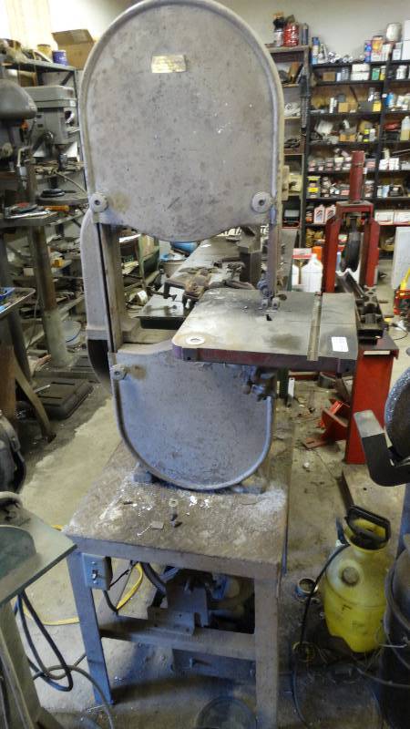 lot 5122 image: Band saw w stand