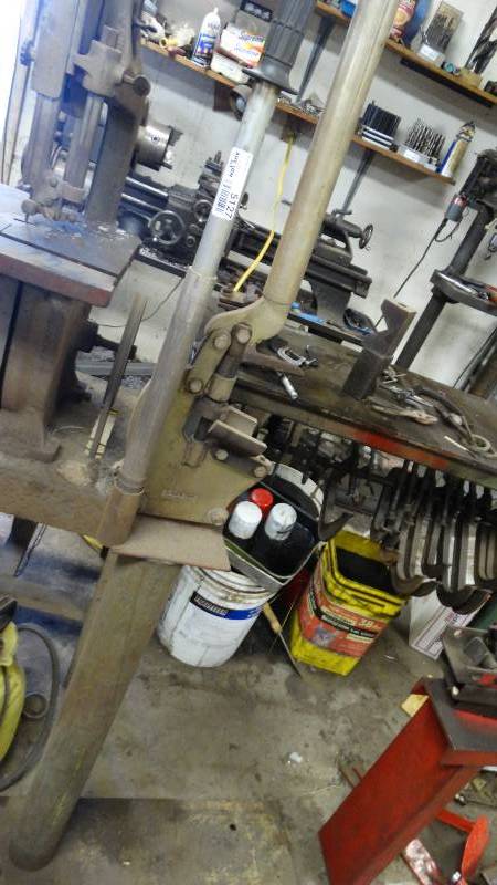 lot 5127 image: Metal notcher.