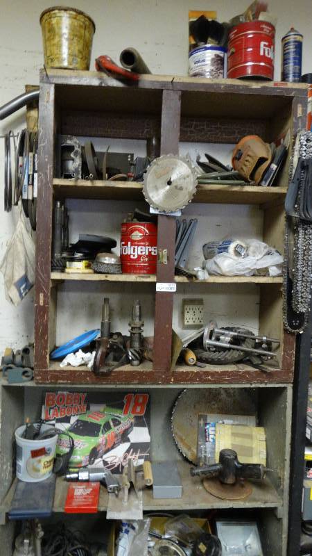 lot 5147 image: Shelf and contents.