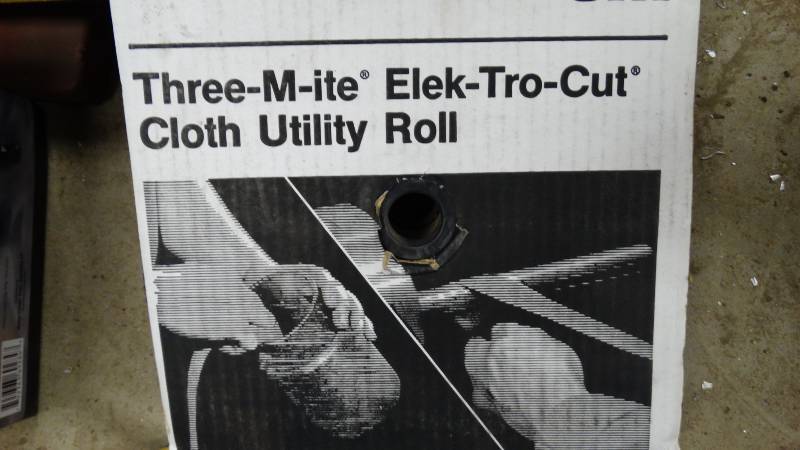 lot 5155 image: 3m cloth utility roll.