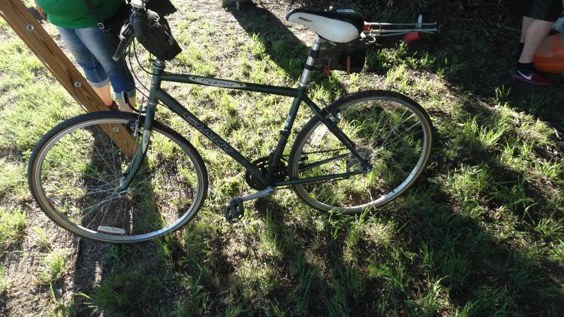 lot 5196 image: Giant cypress bike.