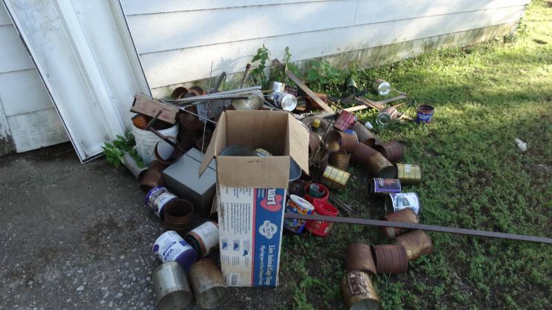 lot 5172 image: Lot of scrap metal.