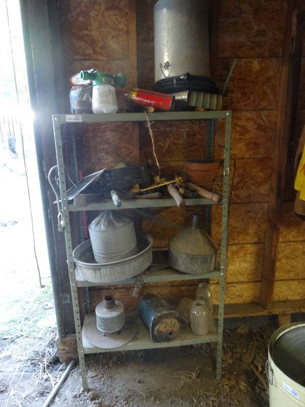 lot 5205 image: shelf and contents.