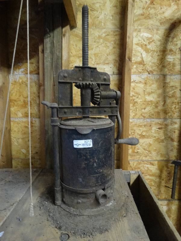 lot 5213 image: Lard press.