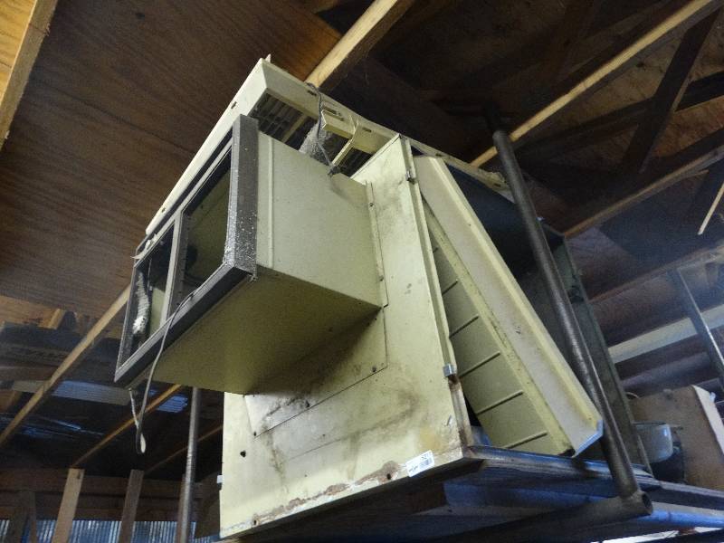 lot 5217 image: Large water cooler.