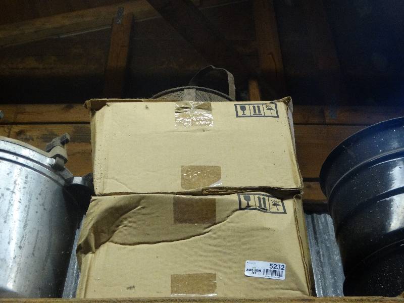 lot 5232 image: 2 boxes of old magazines.