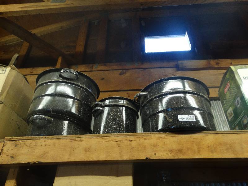 lot 5228 image: Enamel cookware set.
