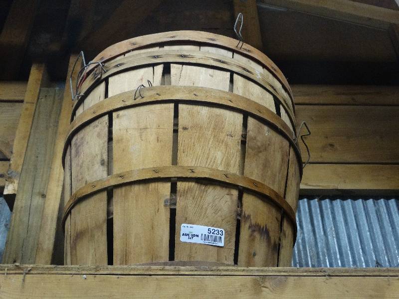 lot 5233 image: 3 bushel baskets.