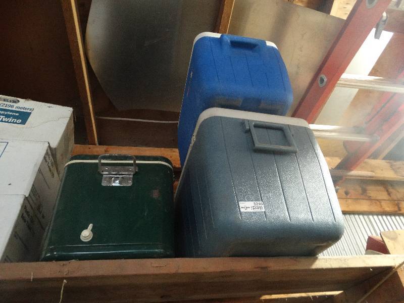lot 5240 image: 3 coolers.