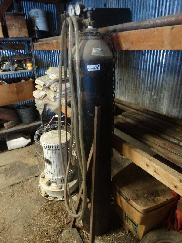 lot 5247 image: Nitrogen cylinder with gauges.
