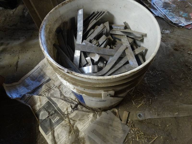 lot 5262 image: 5 gal bucket of lead.
