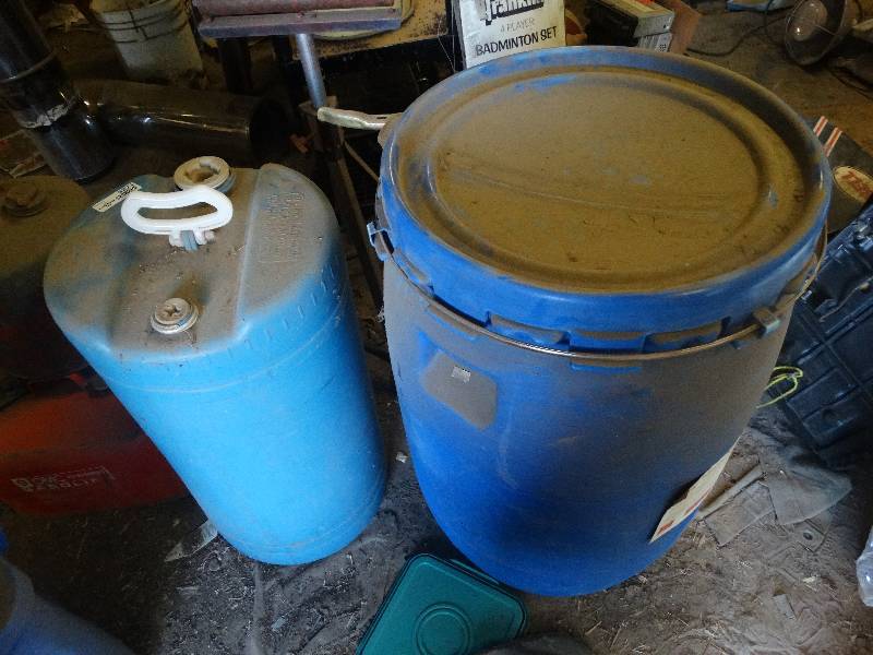 lot 5271 image: 2 plastic drums.