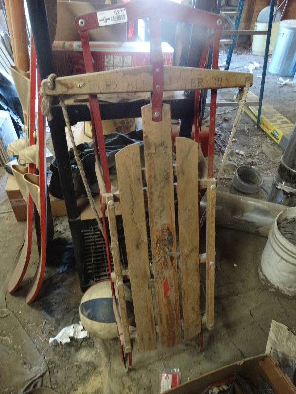 lot 5277 image: Flexible flyer sled.