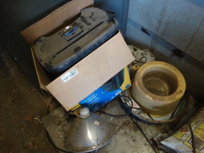 lot 5279 image: Paper shredder, shop light, 2- heated water bowls,.