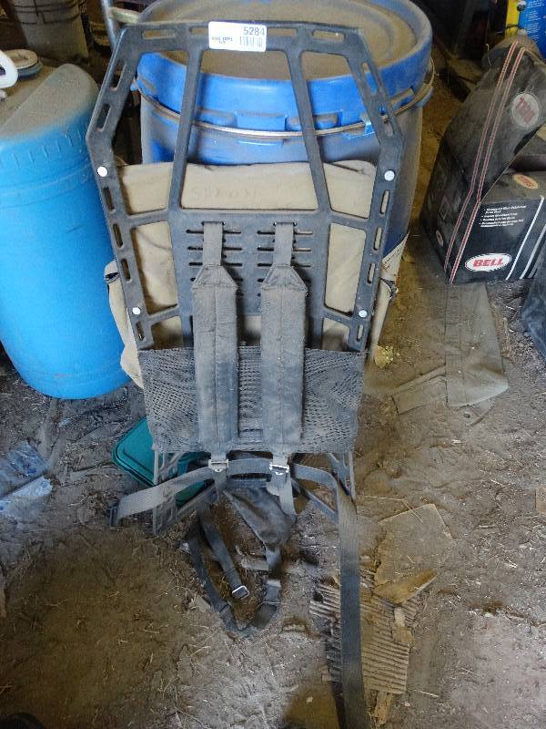lot 5284 image: Hiking backpack.