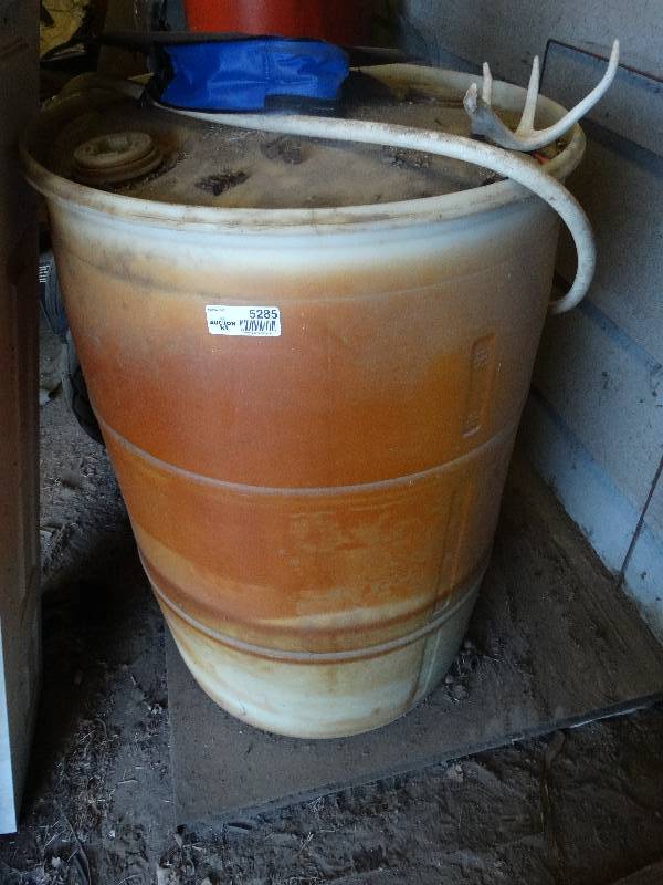 lot 5285 image: Plastic drum, unknown contents.