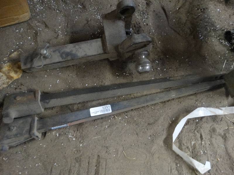 lot 5291 image: Hitch with swing arms.