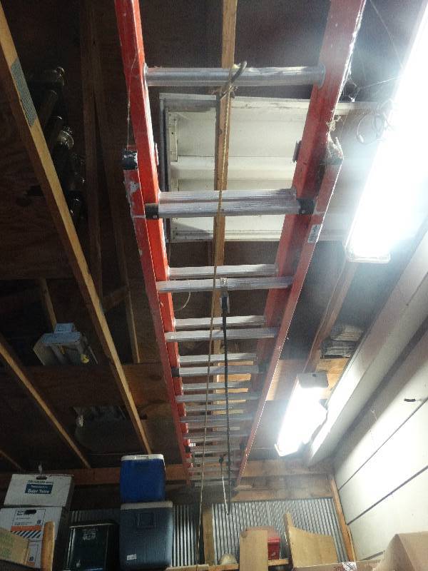 lot 5292 image: Werner 24ft extension ladder.