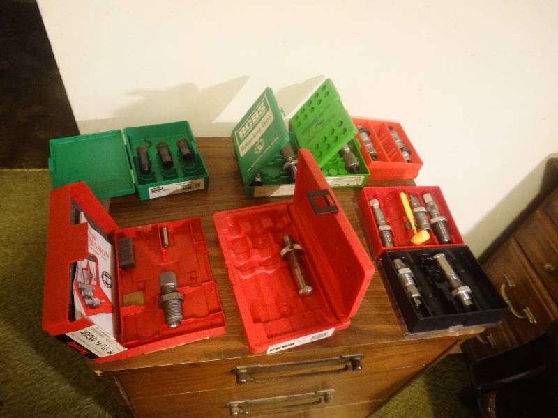 lot 1796 image: Reloading dies