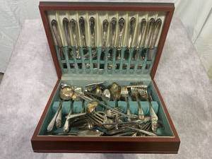 lot 47899 image: Antique WM Rogers & Son Table Service in Wood Box