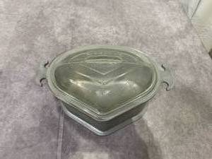 lot 47903 image: Antique Guardian Service Cookware