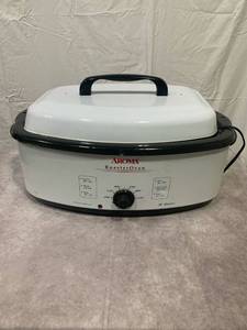 lot 47906 image: Aroma Roaster Oven