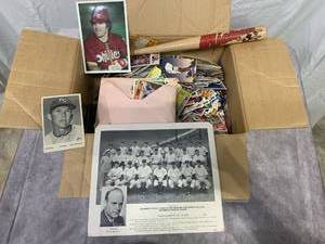 lot 47914 image: Misc baseball cards unknown number of