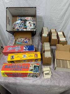lot 47919 image: Misc collector cards baseball