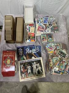 lot 47920 image: Misc lot of baseball and other cards