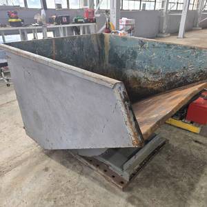 lot 506 image: Industrial Self-Dumping Hopper Bin