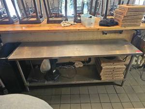 lot 7507 image: Commercial Stainless Steel Prep Table with Undershelf - 72x20