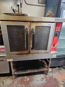 lot 7530 image: Vulcan Commercial Convection Oven with Stand&nbsp