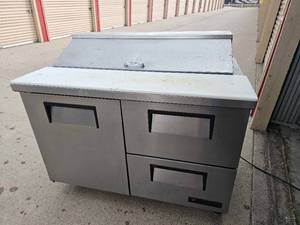 lot 7554 image: True TSSU-48-12D-2 Commercial Refrigerated Prep Table