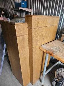 lot 7570 image: Hostess stand