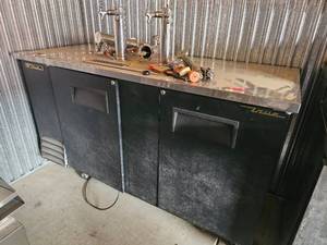 lot 7574 image: True TDD-3 Commercial Draft Beer Dispenser System