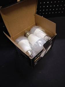 lot 16369 image: A19 LED Light Bulbs - 6 Pack