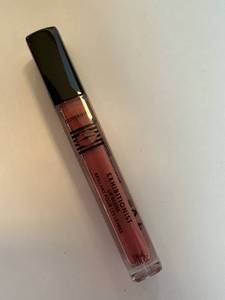 lot 8341 image: $10 Covergirl Exhibitionist Lip Gloss