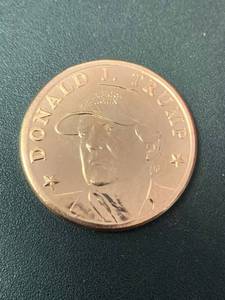 lot 302 image: 1 oz AVDP .999 fine copper round Donald Trump design