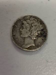 lot 313 image: 1942 Mercury dime coin 90% silver