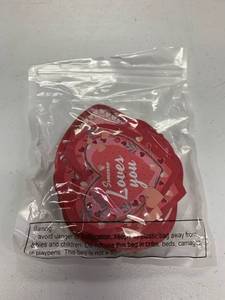 lot 345 image: someone loves you Valentine��s Day cards over 30 pcs