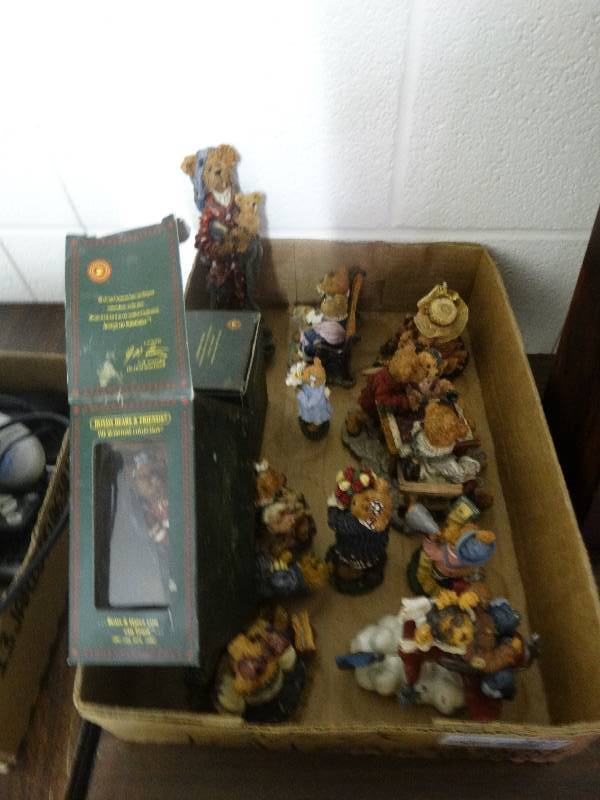 lot 3437 image: 13 collectable Boyds bears