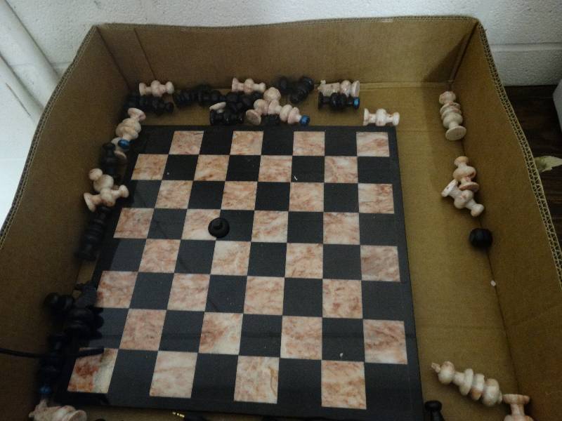 lot 3447 image: Onyxmarble chess set