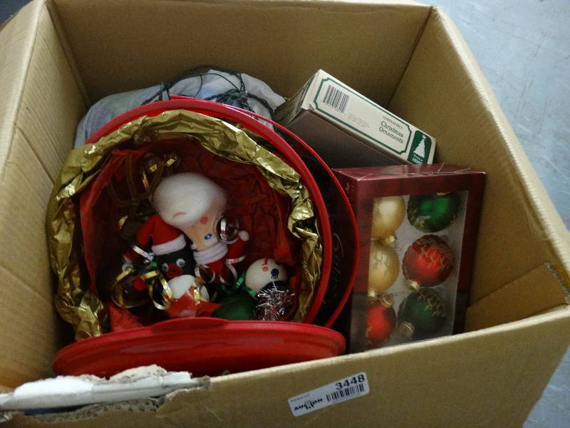 lot 3448 image: Lot of various Christmas items